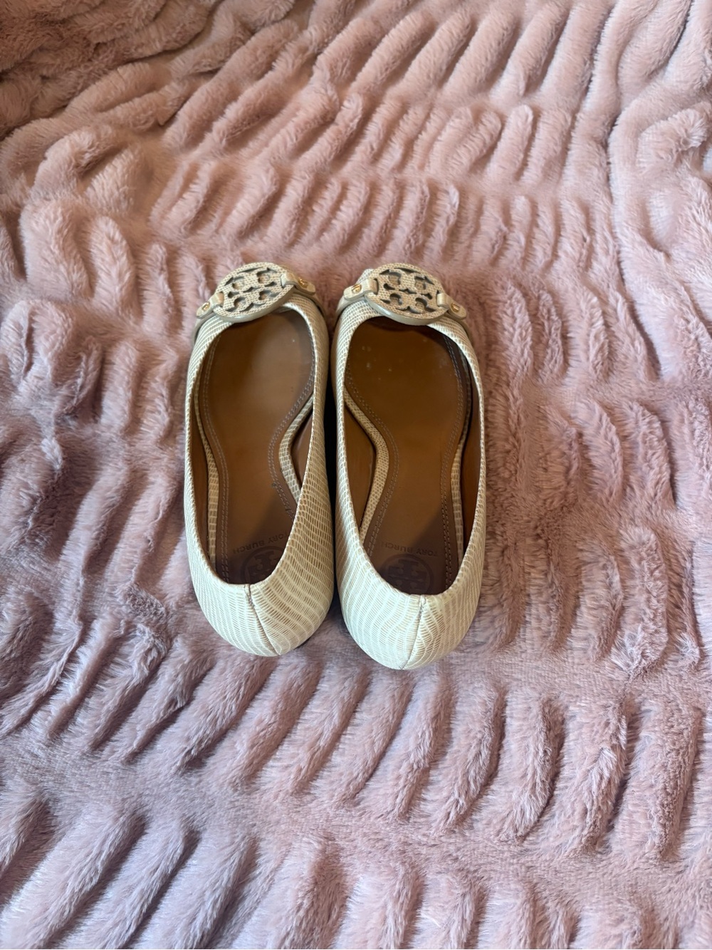 Tory Burch Neutral Beige Ballet Flats with Signature Logo Medallion - Picture 3 of 4